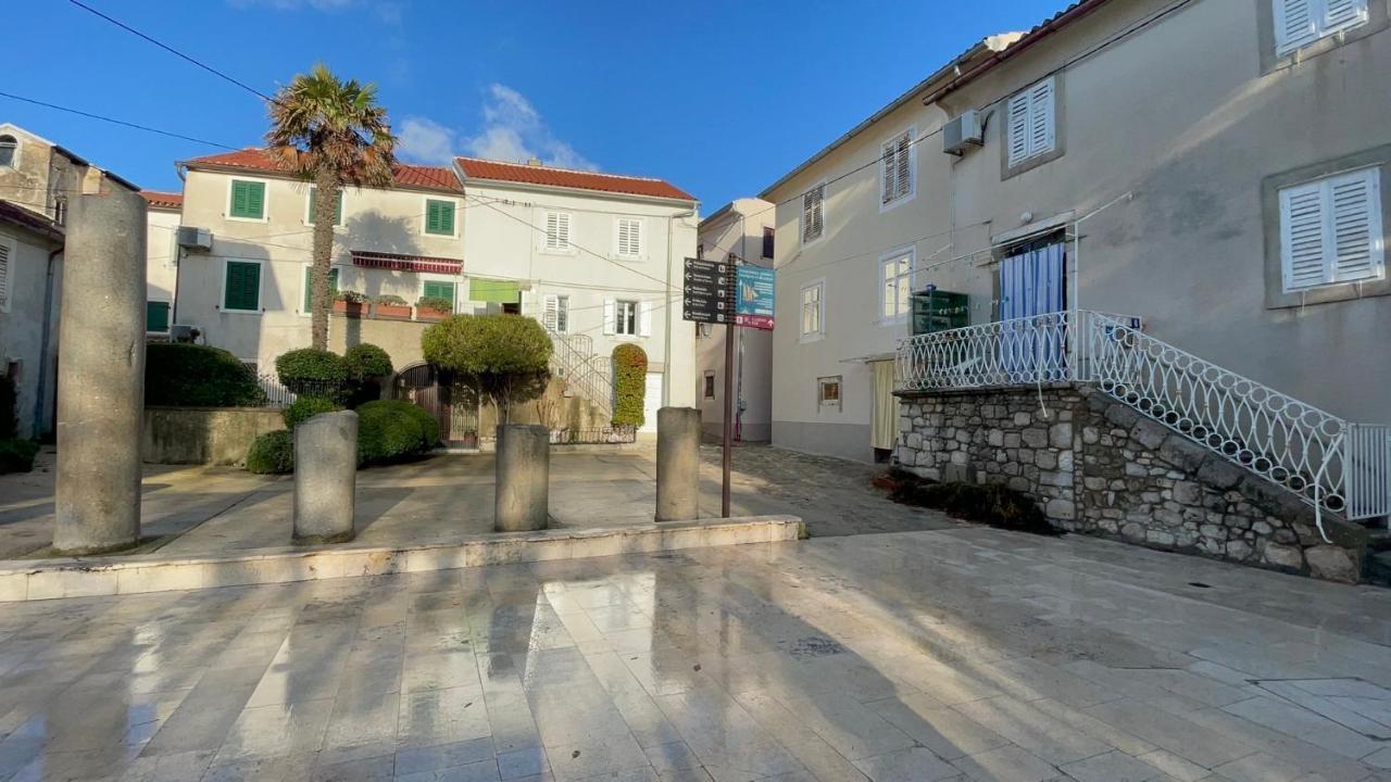 Casa Di Nives Apartment คิร์ก ภายนอก รูปภาพ