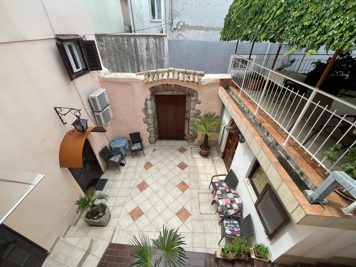 Casa Di Nives Apartment คิร์ก ภายนอก รูปภาพ