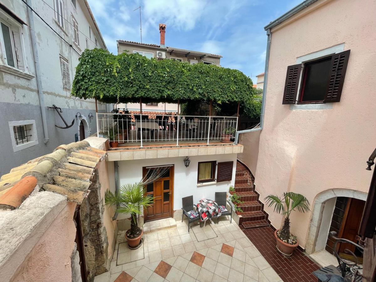 Casa Di Nives Apartment คิร์ก ภายนอก รูปภาพ