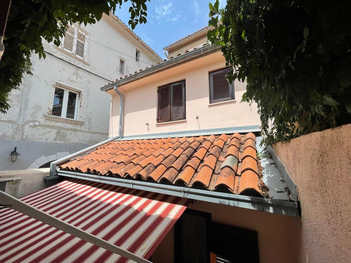 Casa Di Nives Apartment คิร์ก ภายนอก รูปภาพ