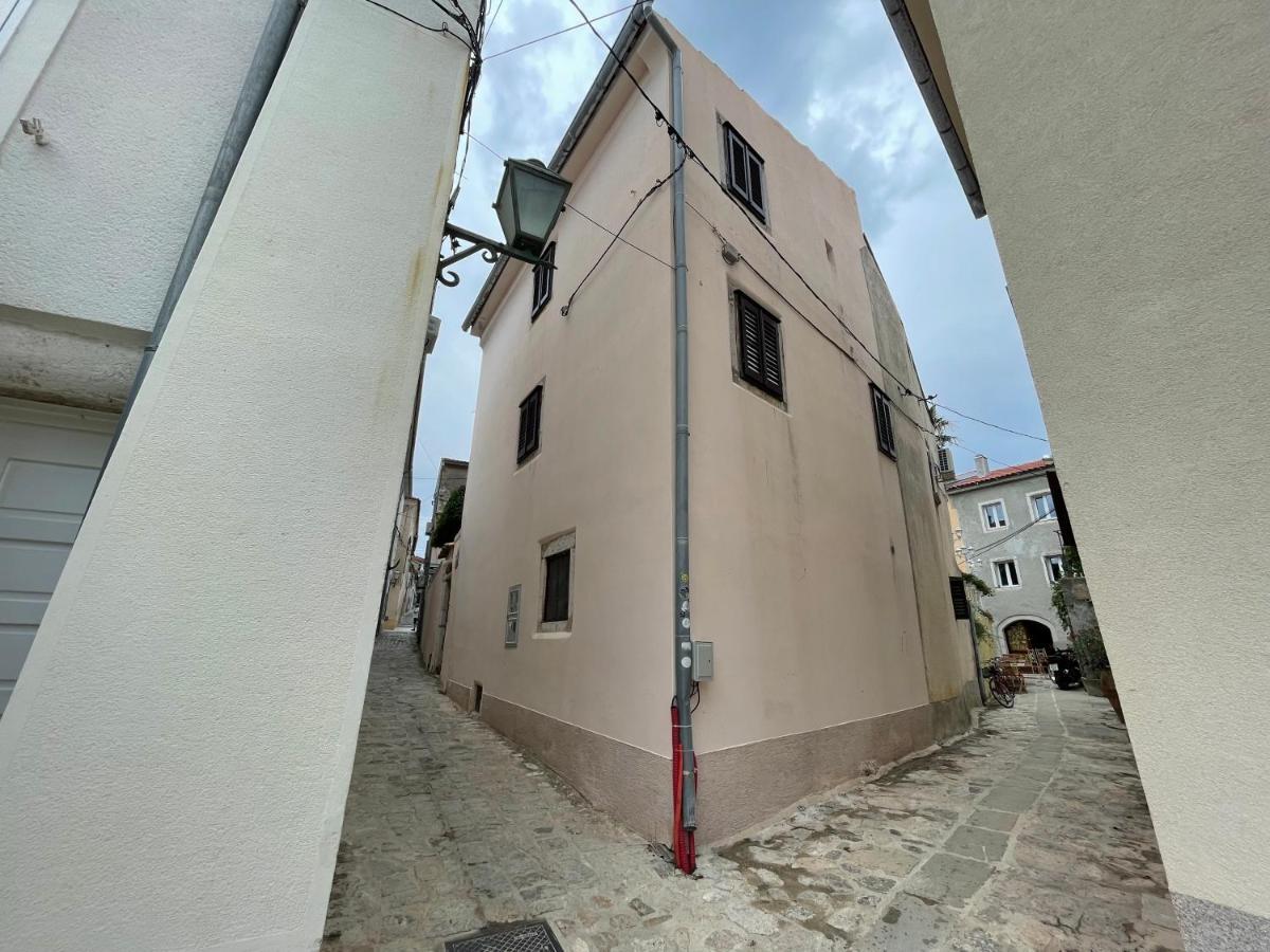 Casa Di Nives Apartment คิร์ก ภายนอก รูปภาพ