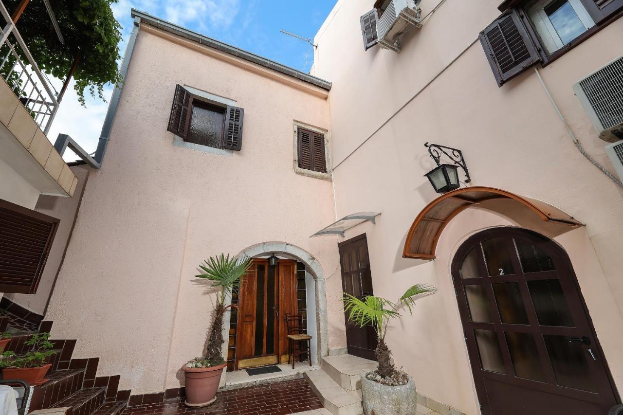 Casa Di Nives Apartment คิร์ก ภายนอก รูปภาพ