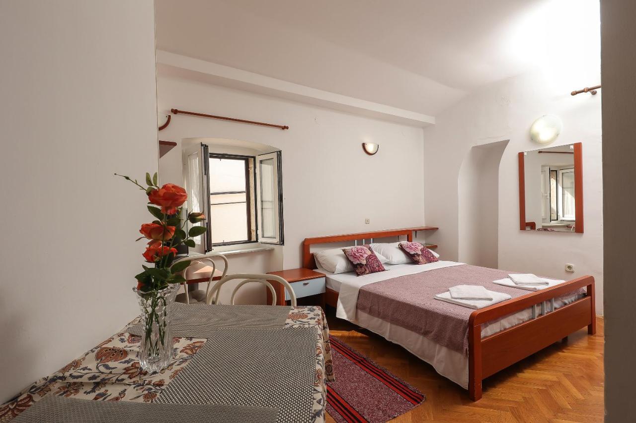 Casa Di Nives Apartment คิร์ก ภายนอก รูปภาพ