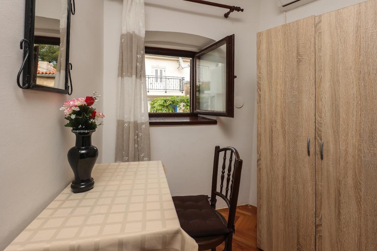 Casa Di Nives Apartment คิร์ก ภายนอก รูปภาพ
