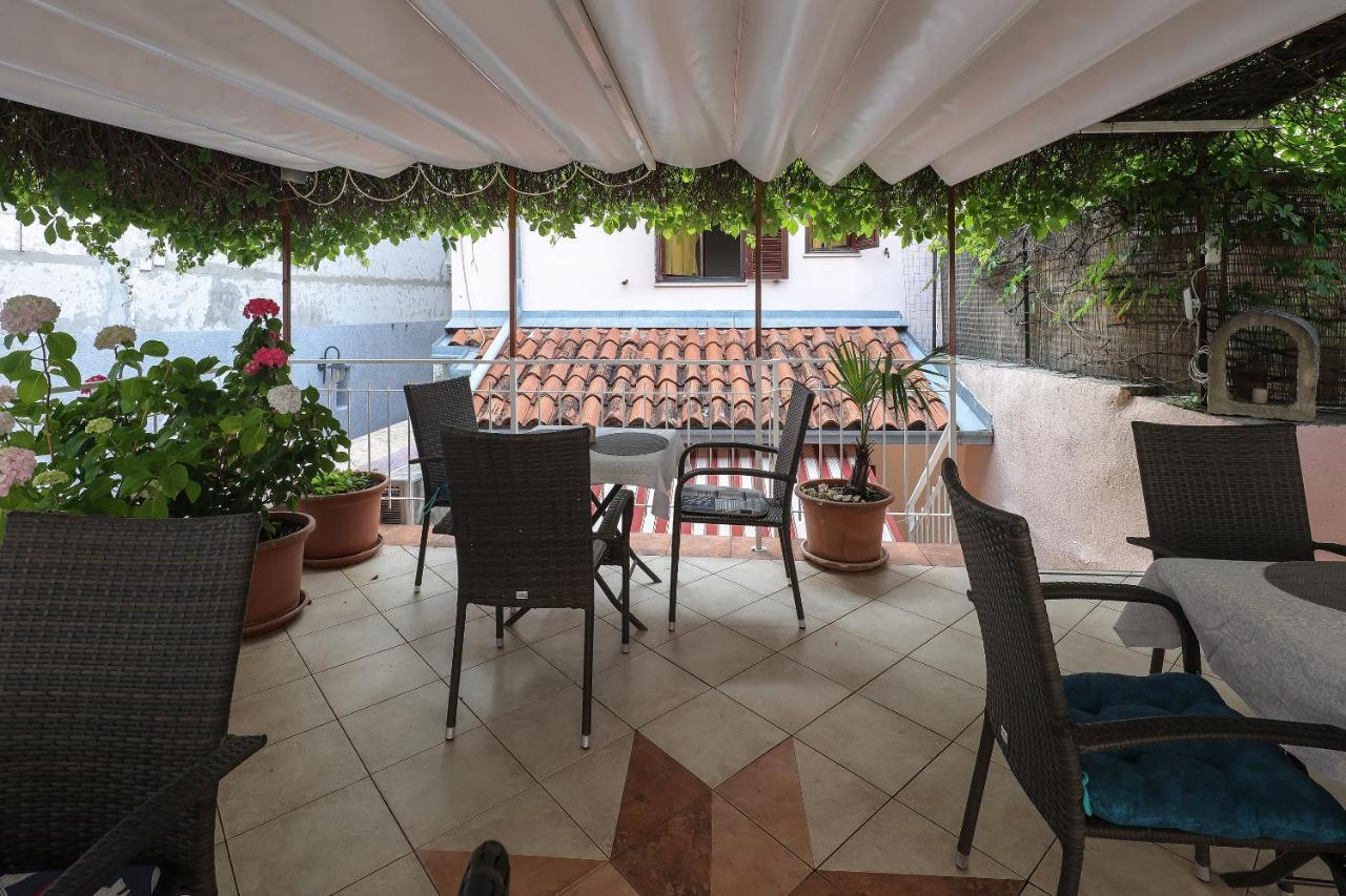 Casa Di Nives Apartment คิร์ก ภายนอก รูปภาพ