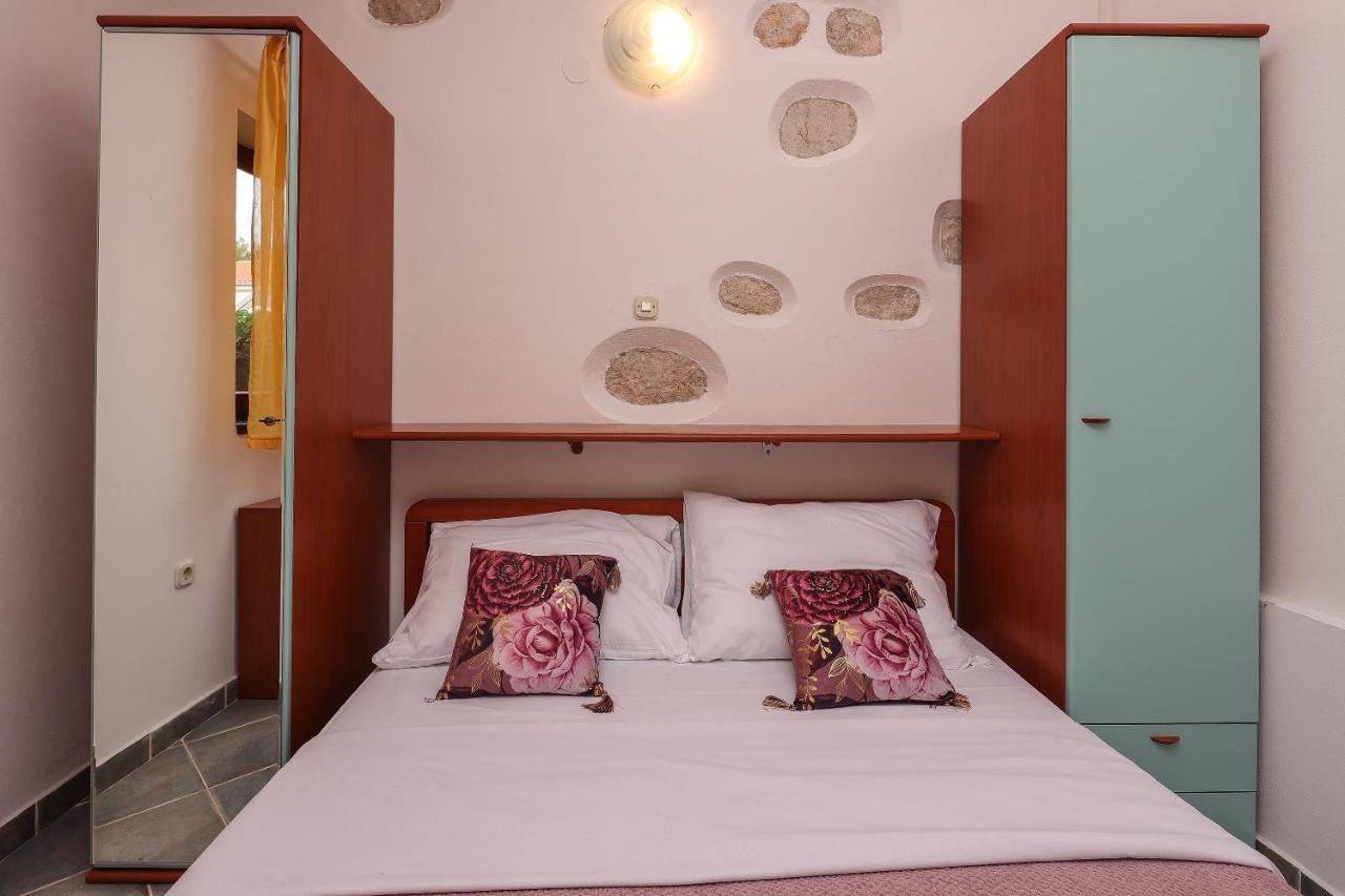 Casa Di Nives Apartment คิร์ก ภายนอก รูปภาพ