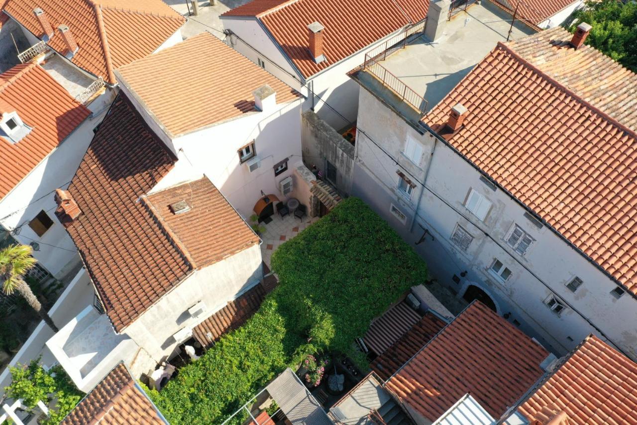 Casa Di Nives Apartment คิร์ก ภายนอก รูปภาพ