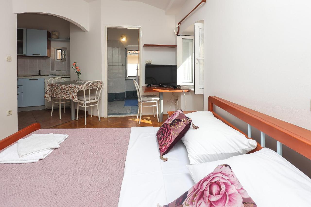 Casa Di Nives Apartment คิร์ก ภายนอก รูปภาพ