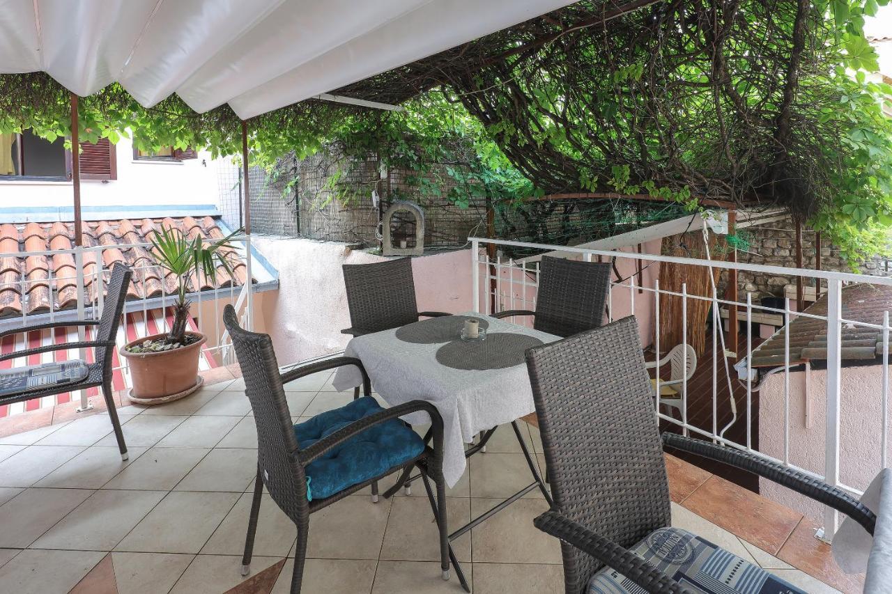 Casa Di Nives Apartment คิร์ก ภายนอก รูปภาพ